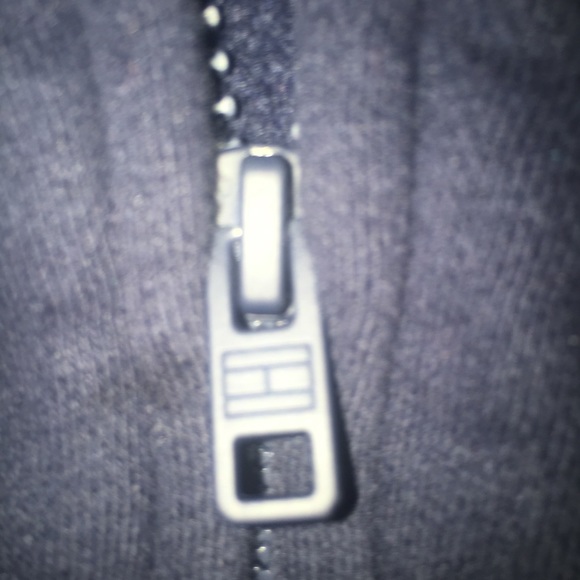 Tommy Hilfiger - Picture 5 of 7